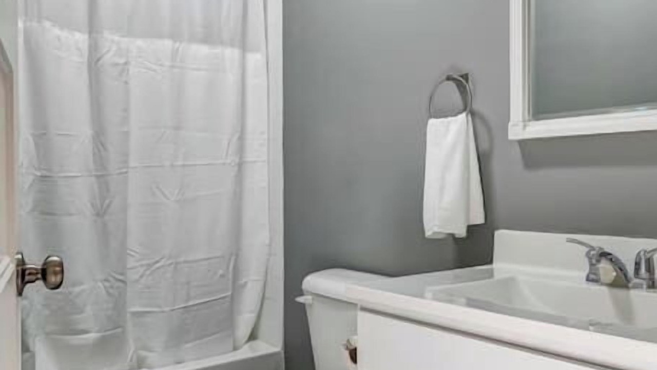Photo of Bathroom in Shaw