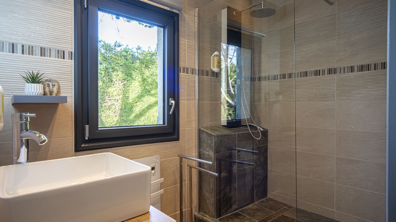 Photo of Bathroom in Roynac