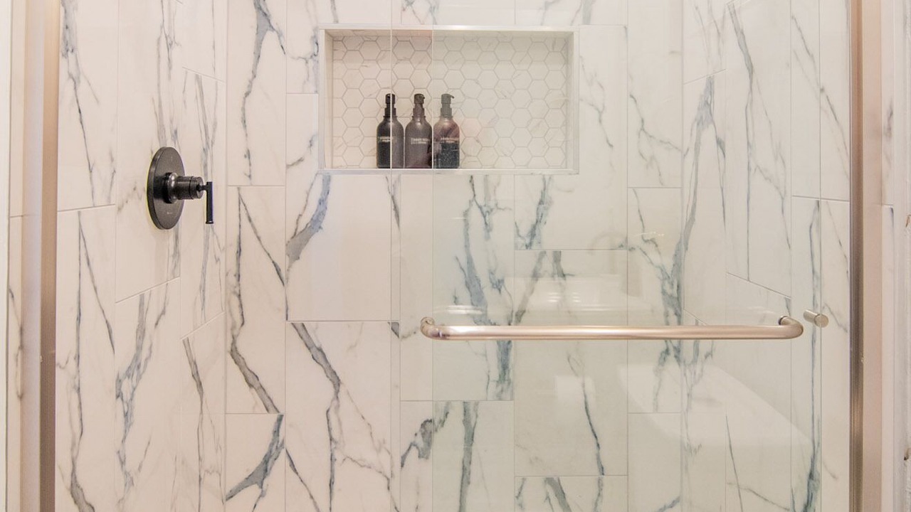 Photo of Bathroom in East Garfield Park