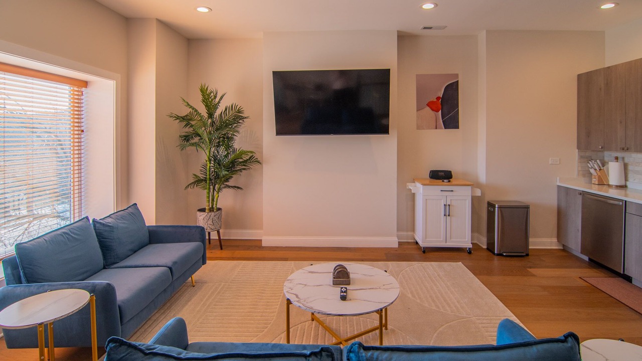 Photo of Livingroom in East Garfield Park