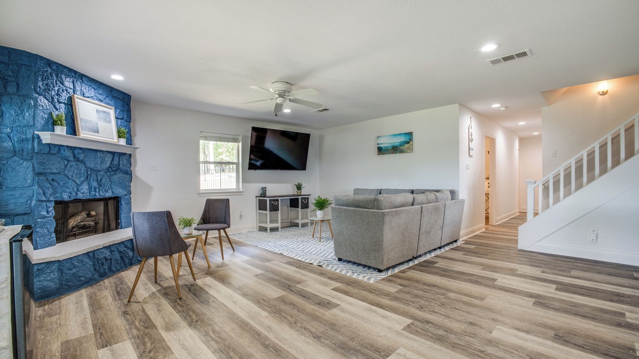Photo of Bedroom in Tool