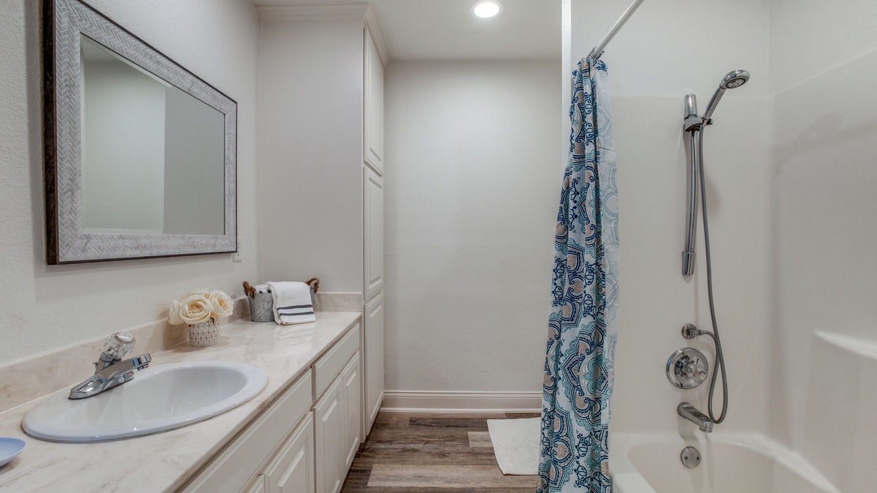 Photo of Bathroom in Tool