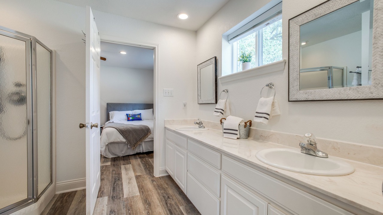 Photo of Bathroom in Tool
