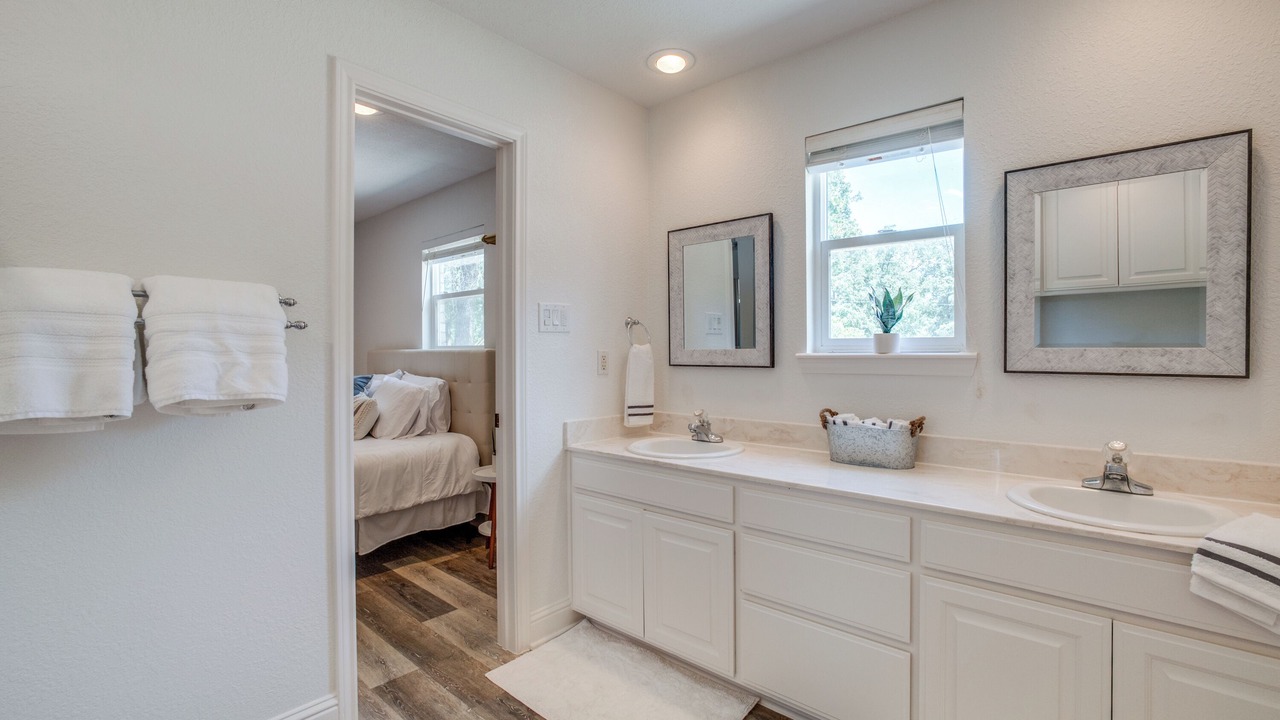 Photo of Bathroom in Tool