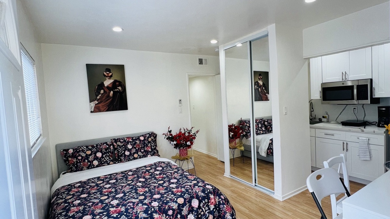 Photo of Bedroom in Ladera Heights