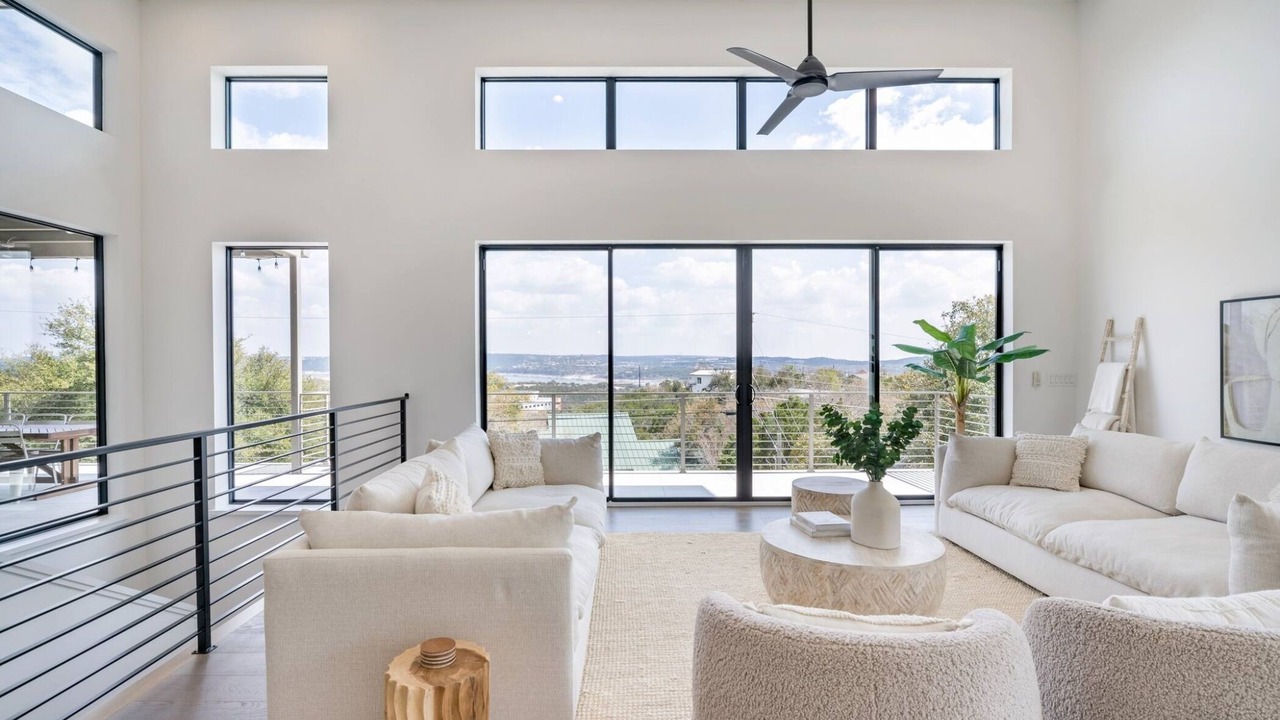 Photo of Livingroom in McNeil