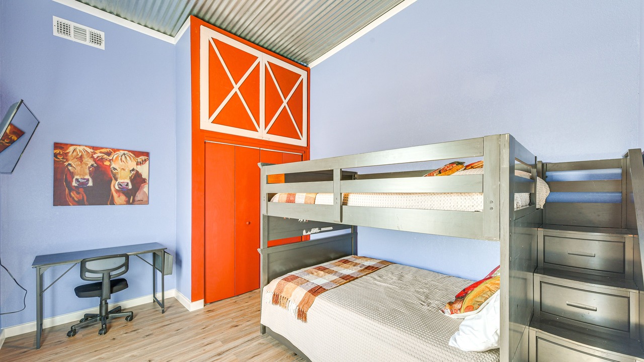 Photo of Bedroom in Whitney