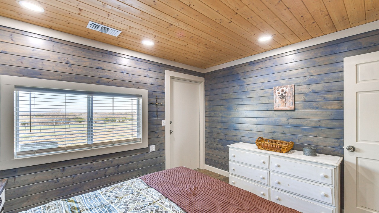 Photo of Bedroom in Whitney