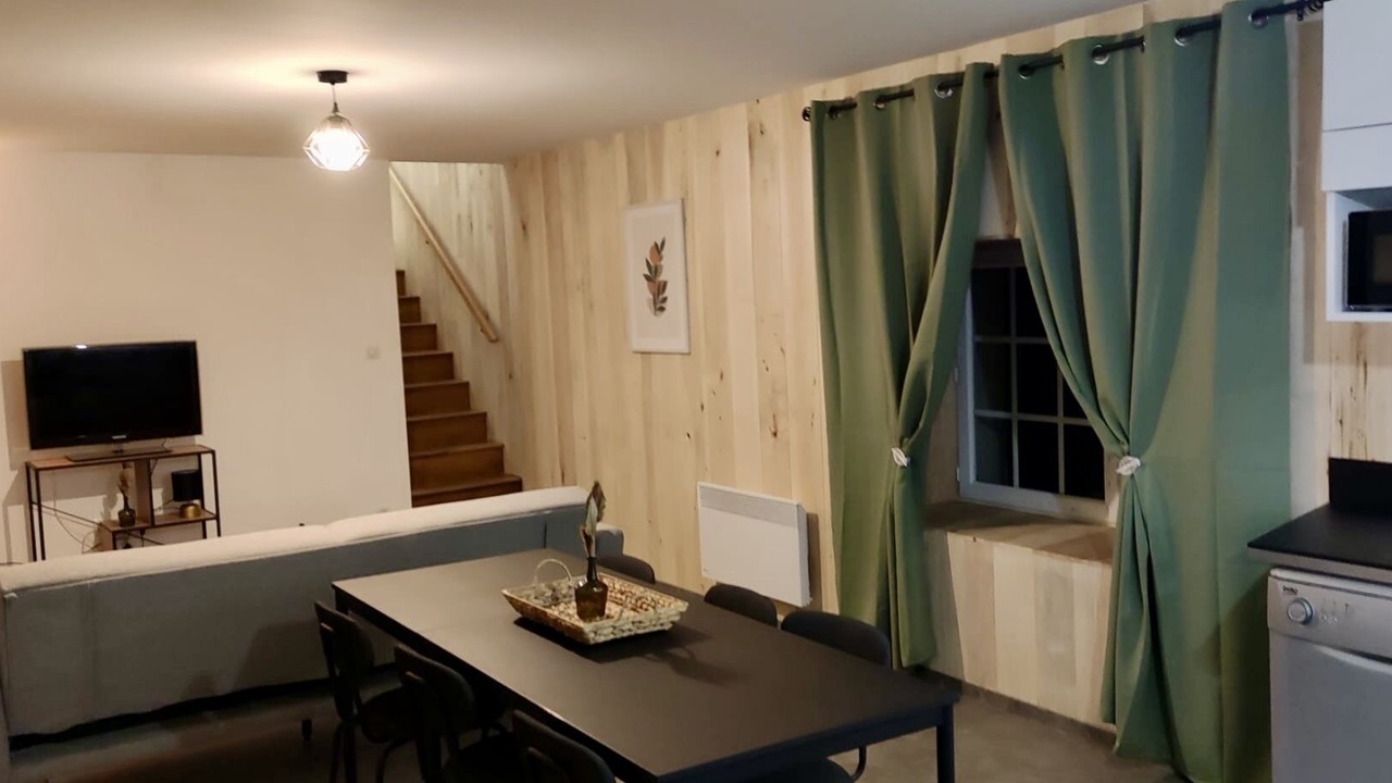 Photo of Others in Descartes