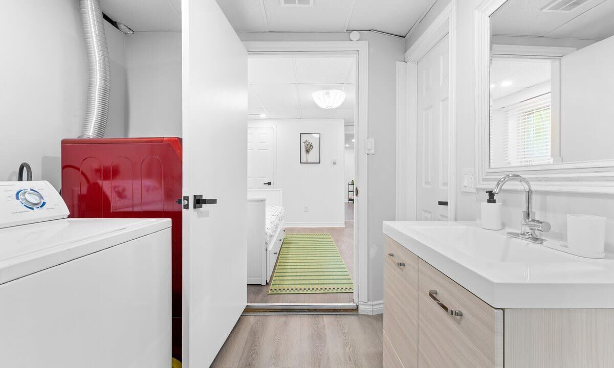 Photo of Bathroom in Pierrefonds-Roxboro