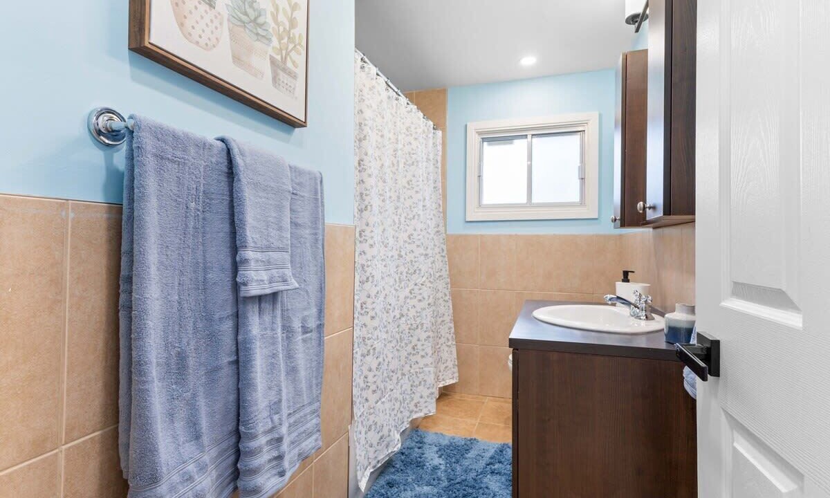 Photo of Bathroom in Pierrefonds-Roxboro