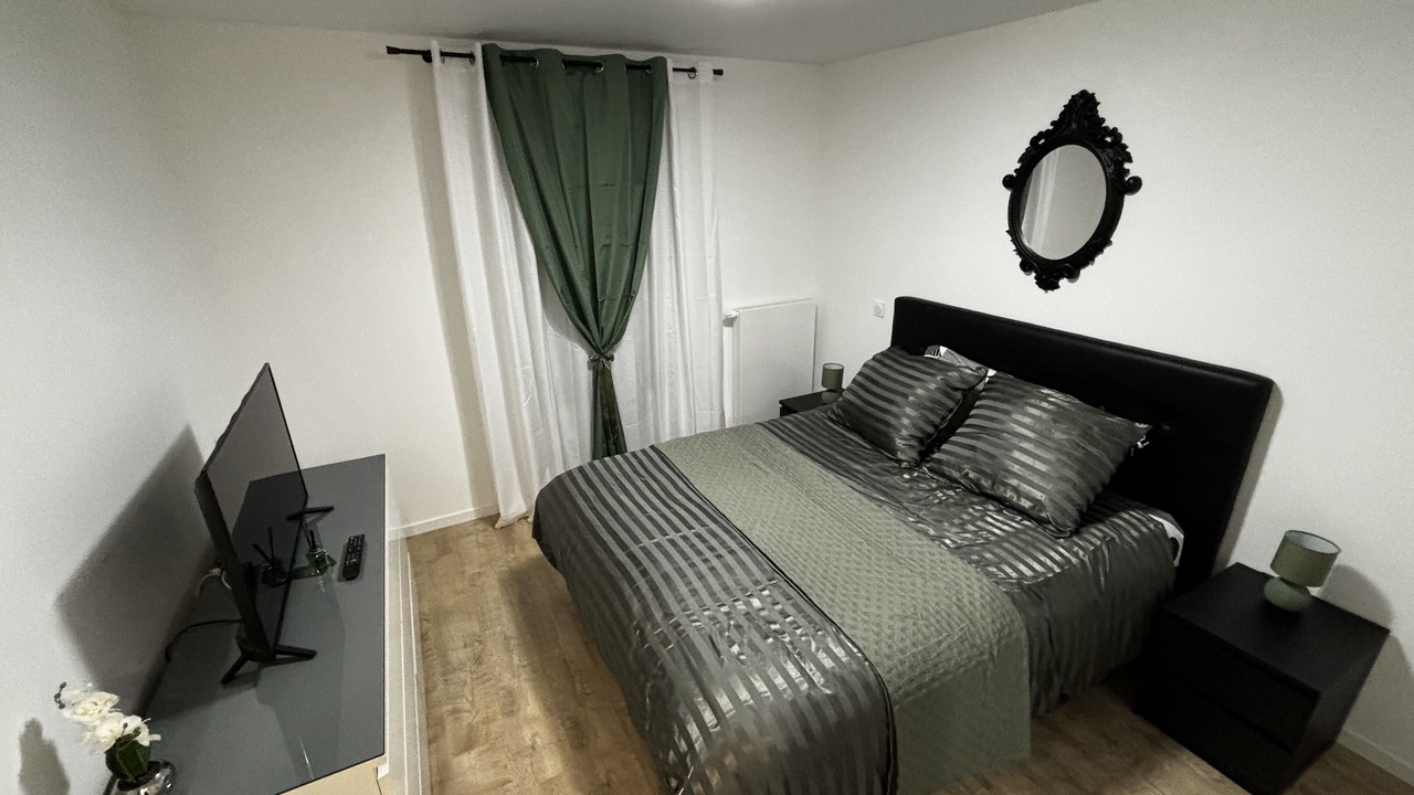 Photo of Bedroom in Chelles