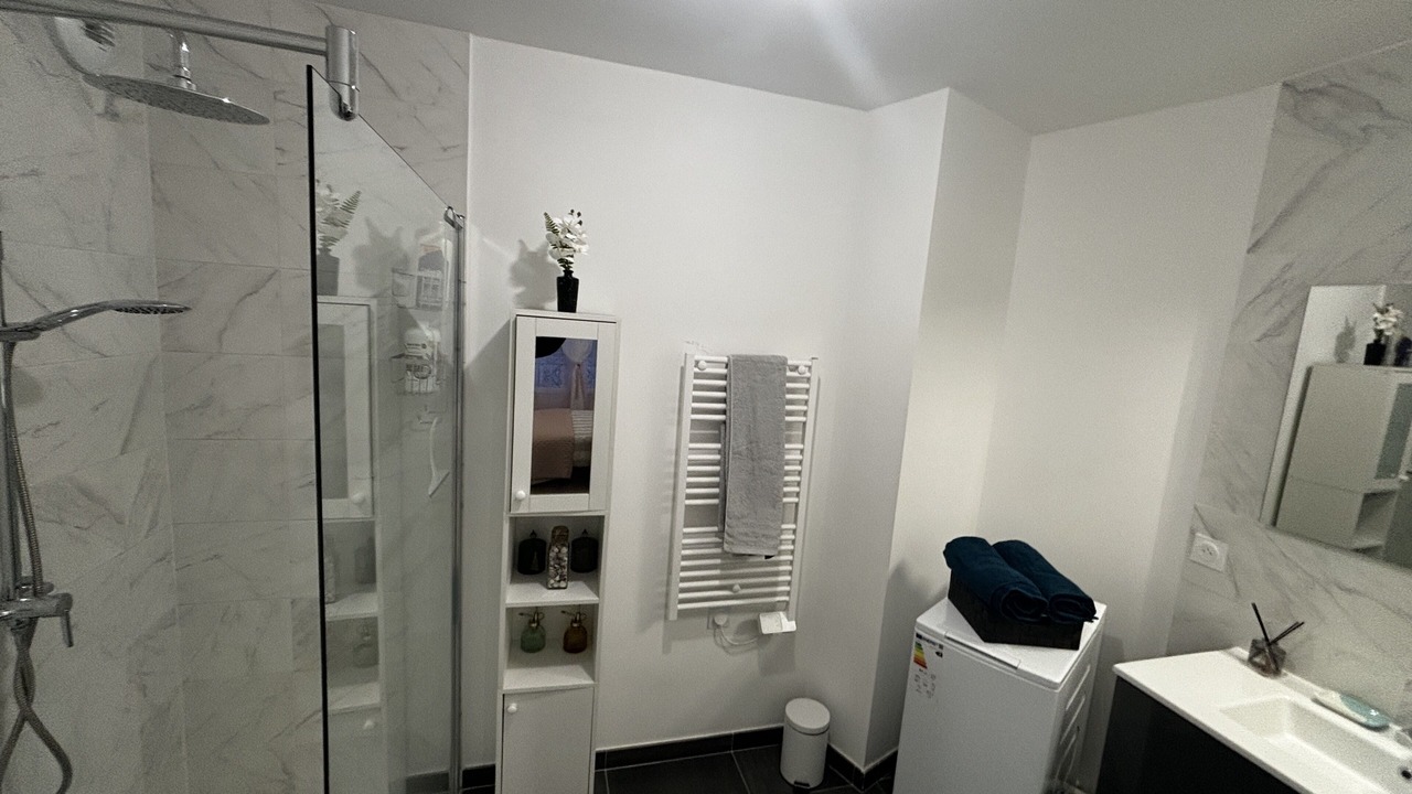 Photo of Bathroom in Chelles