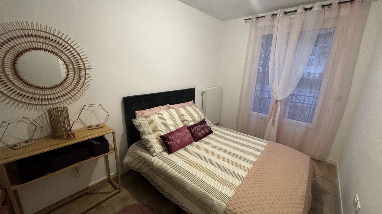 Photo of Bedroom in Chelles