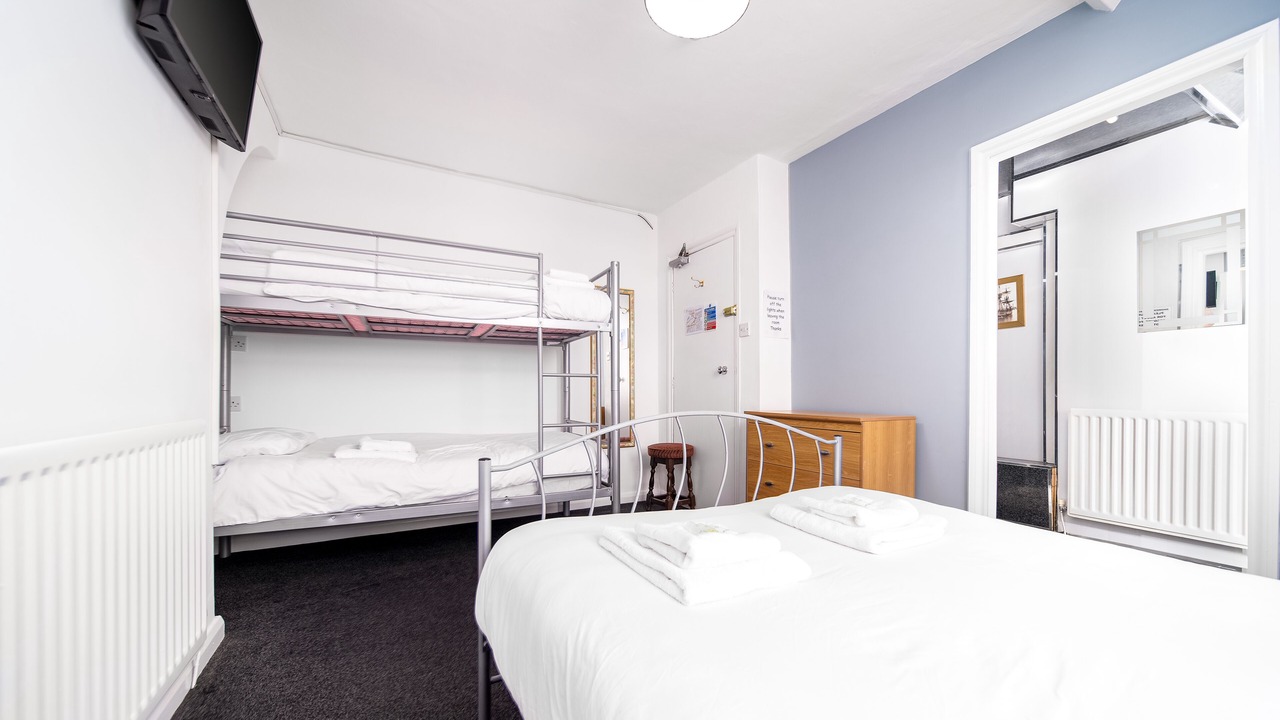 Photo of Bedroom in West Cliff