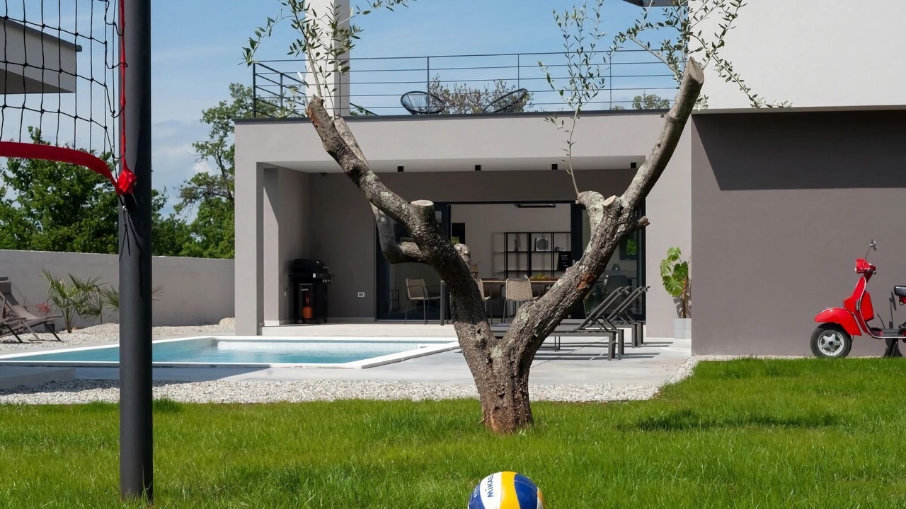 Photo of Outdoor in Gajana