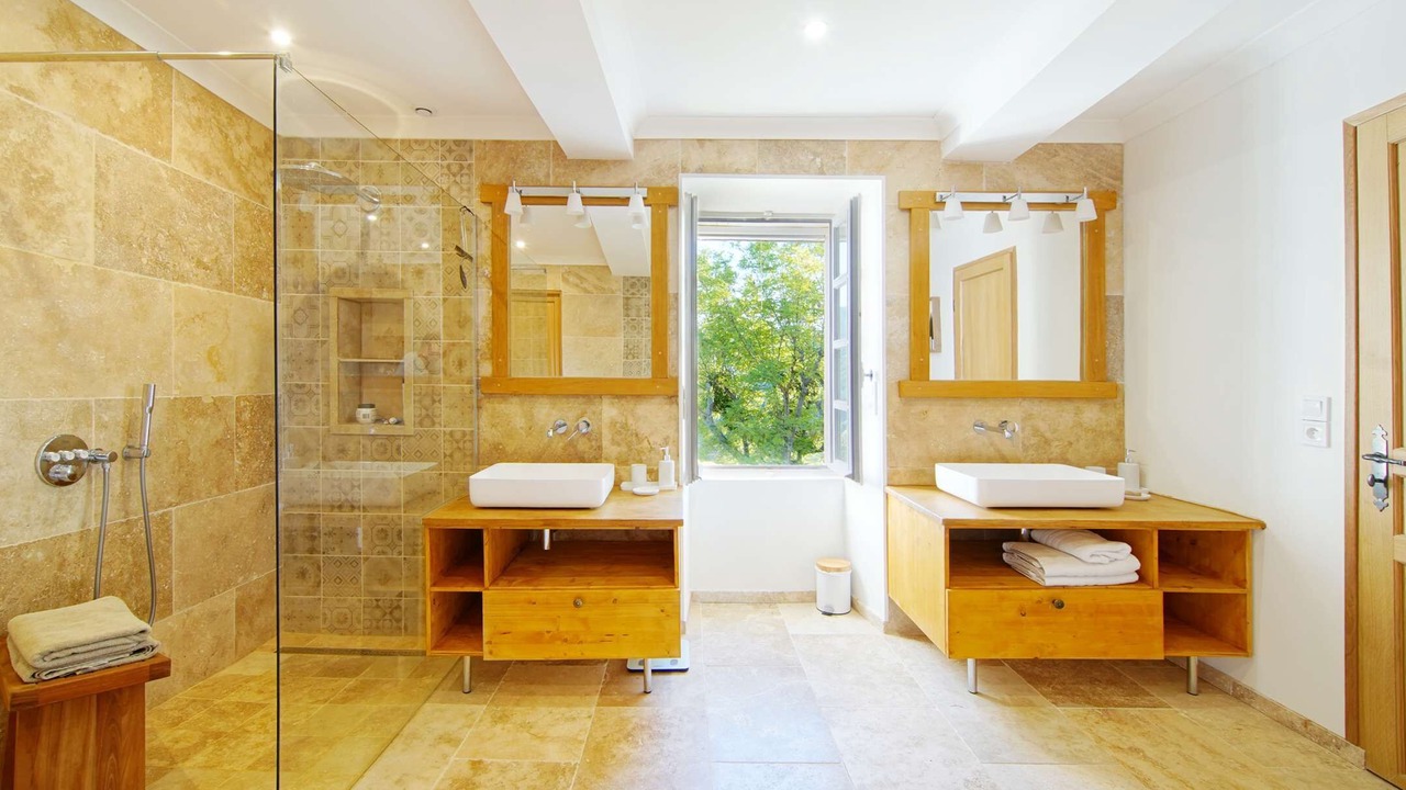 Photo of Bathroom in Saint-Martin-de-Castillon