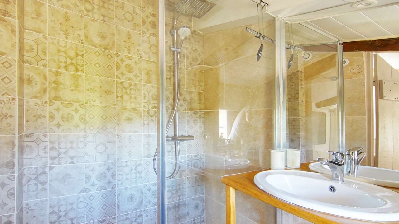 Photo of Bathroom in Saint-Martin-de-Castillon