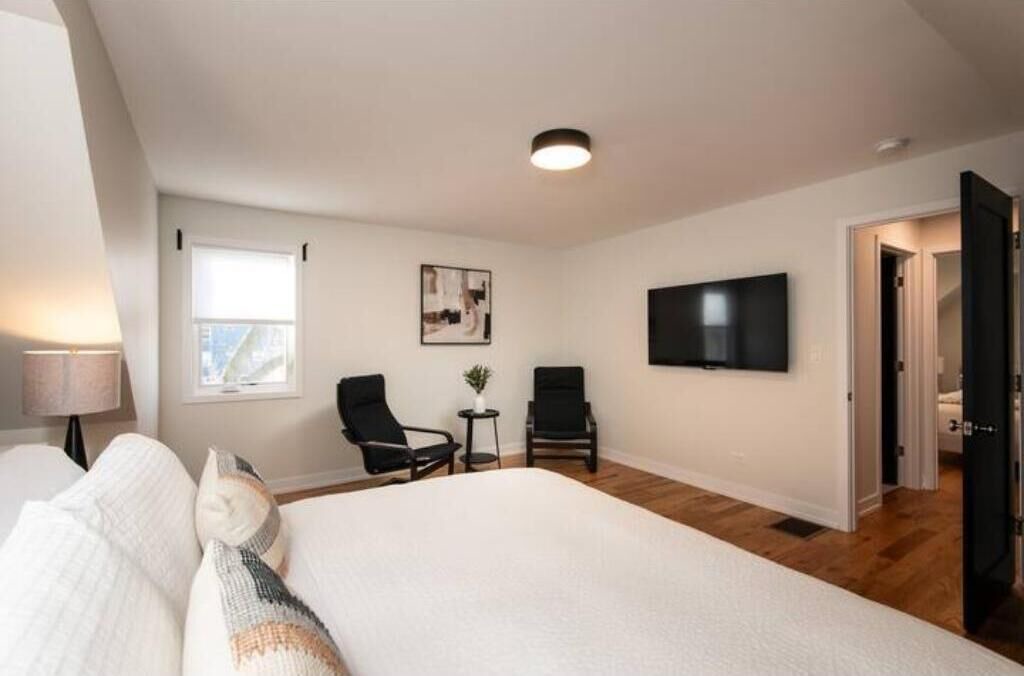 Photo of Bedroom in Oak Lawn