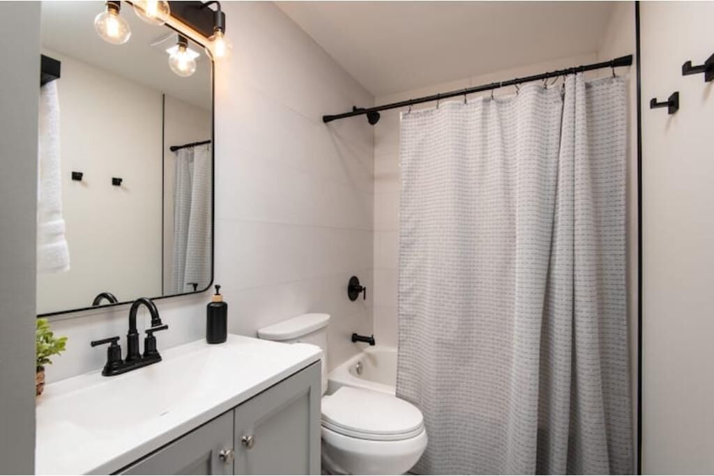 Photo of Bathroom in Oak Lawn