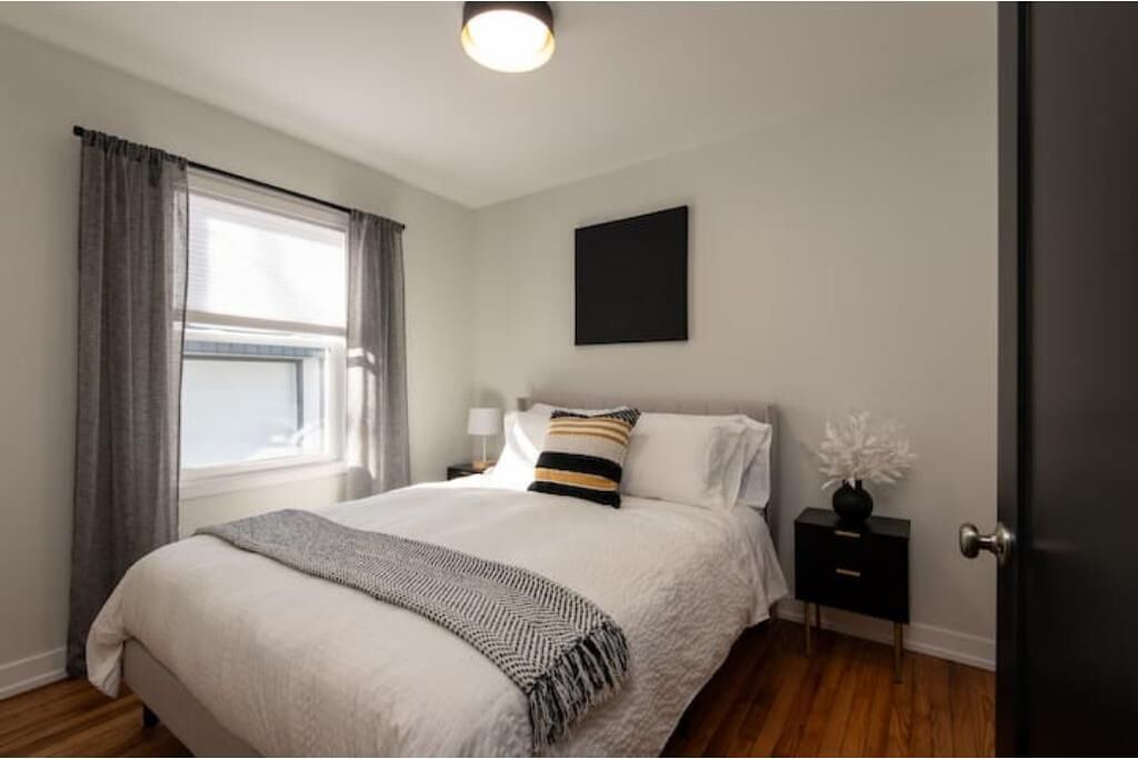 Photo of Bedroom in Oak Lawn