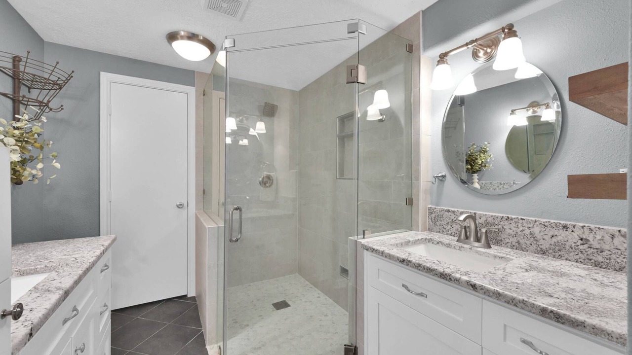 Photo of Bathroom in Willis