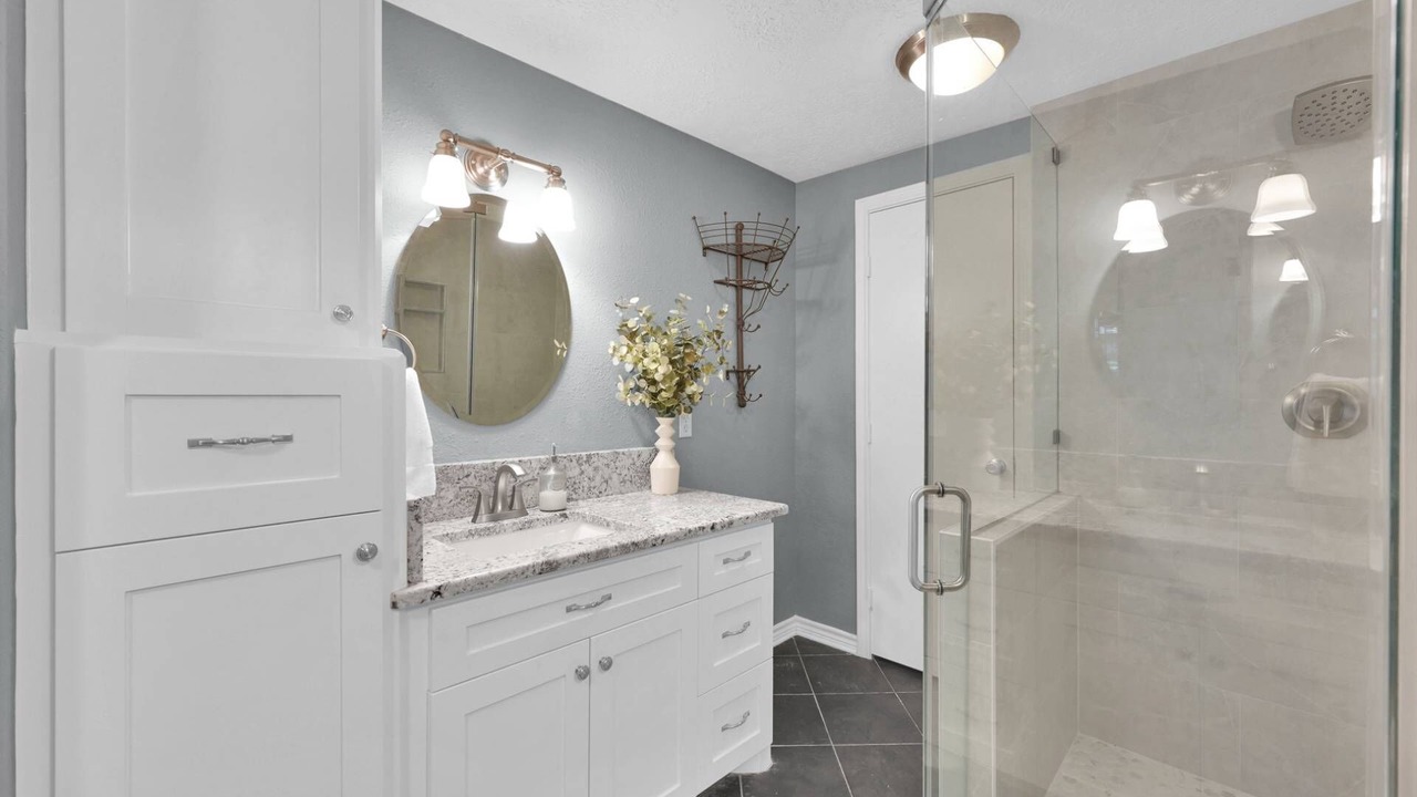 Photo of Bathroom in Willis