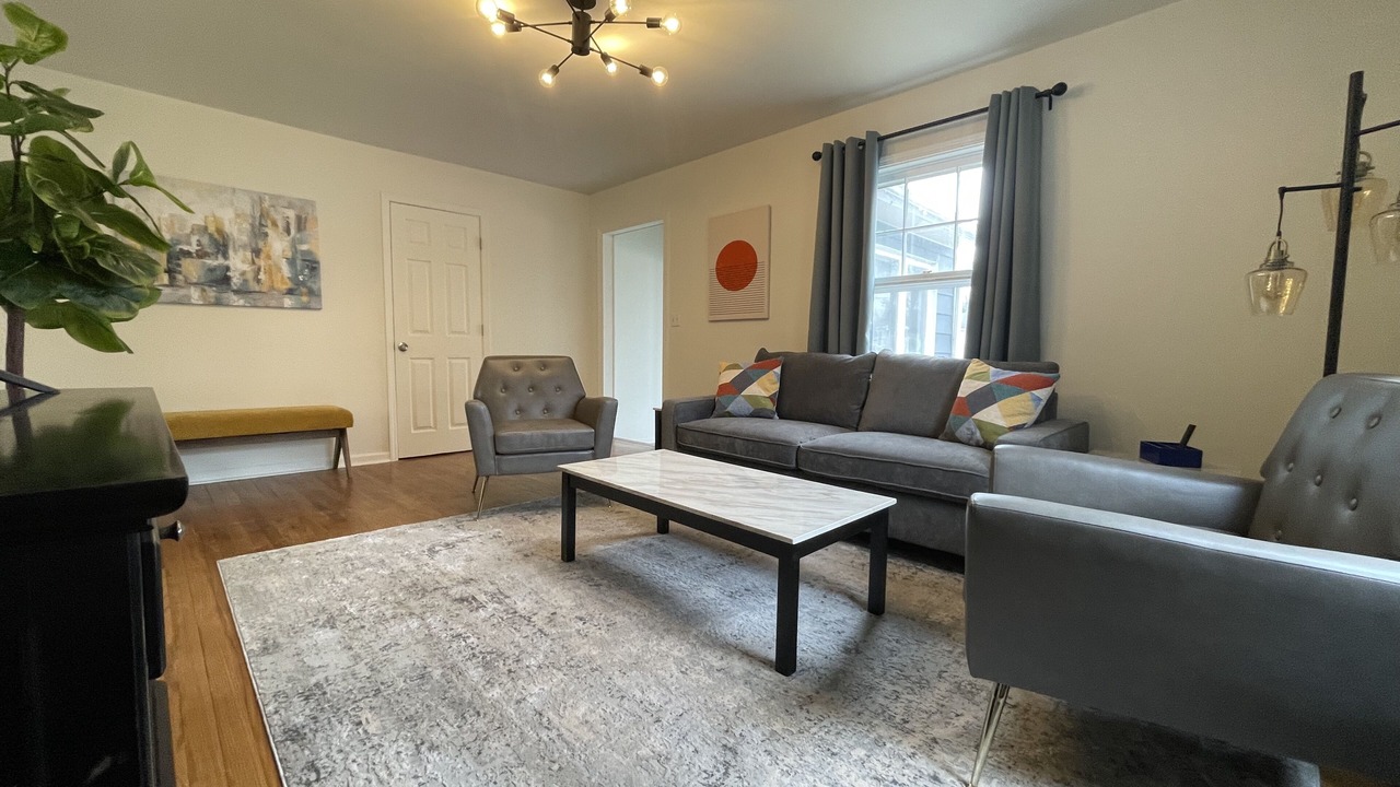 Photo of Livingroom in Hillsdale