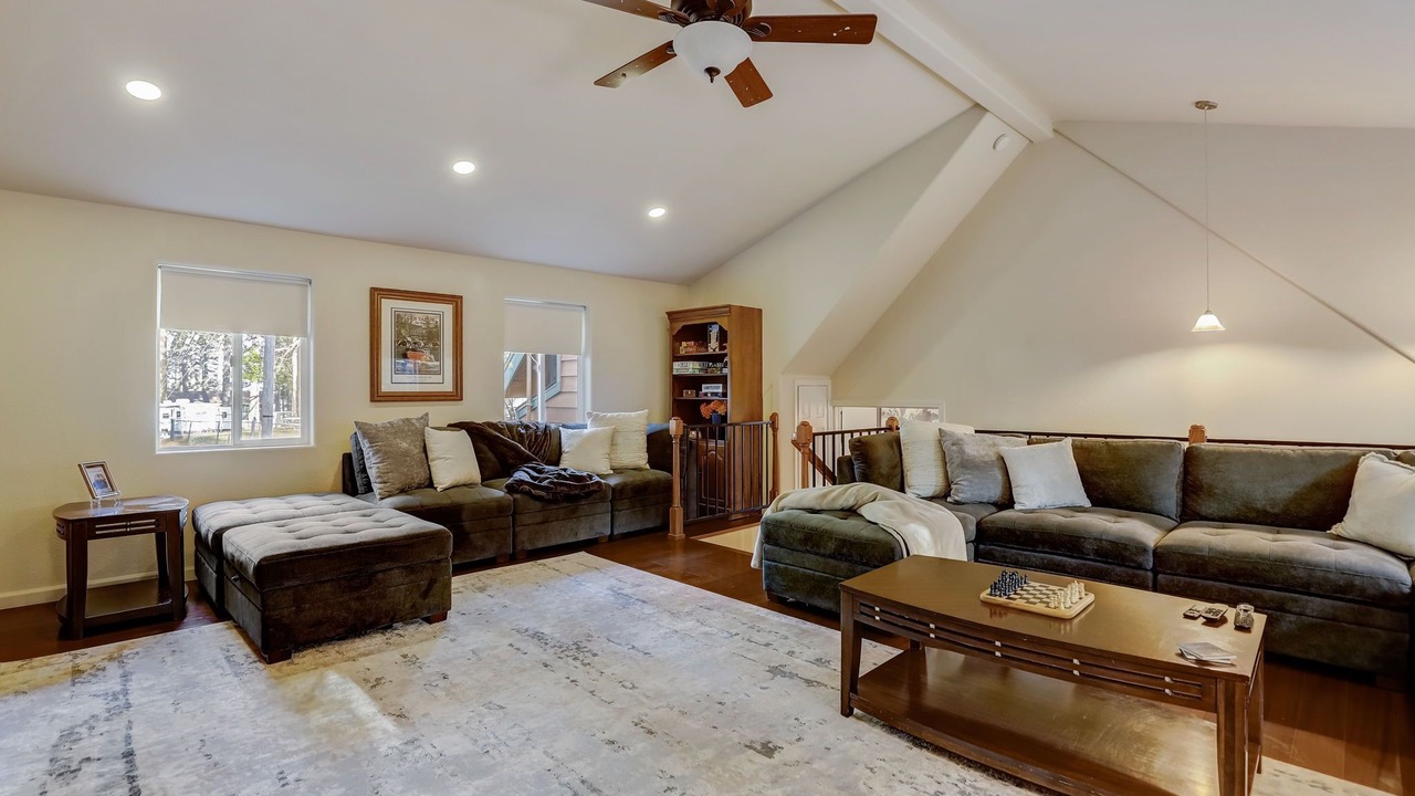 Photo of Livingroom in Iowa Hill