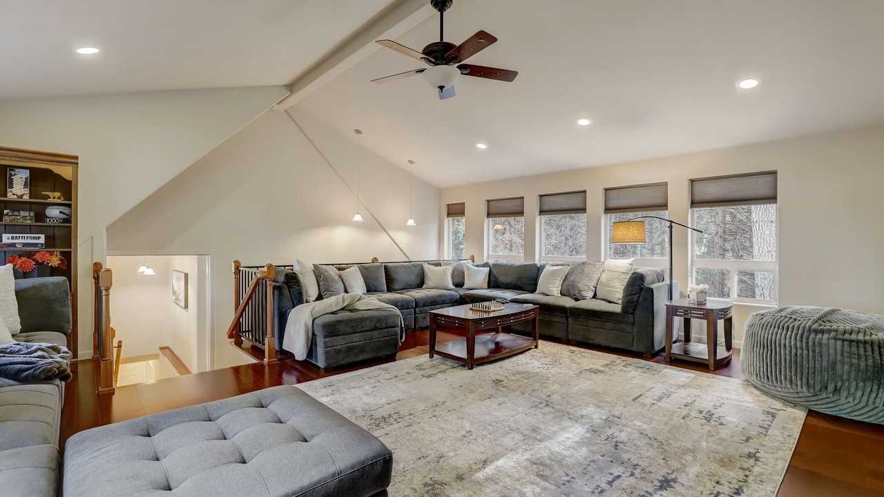 Photo of Livingroom in Iowa Hill