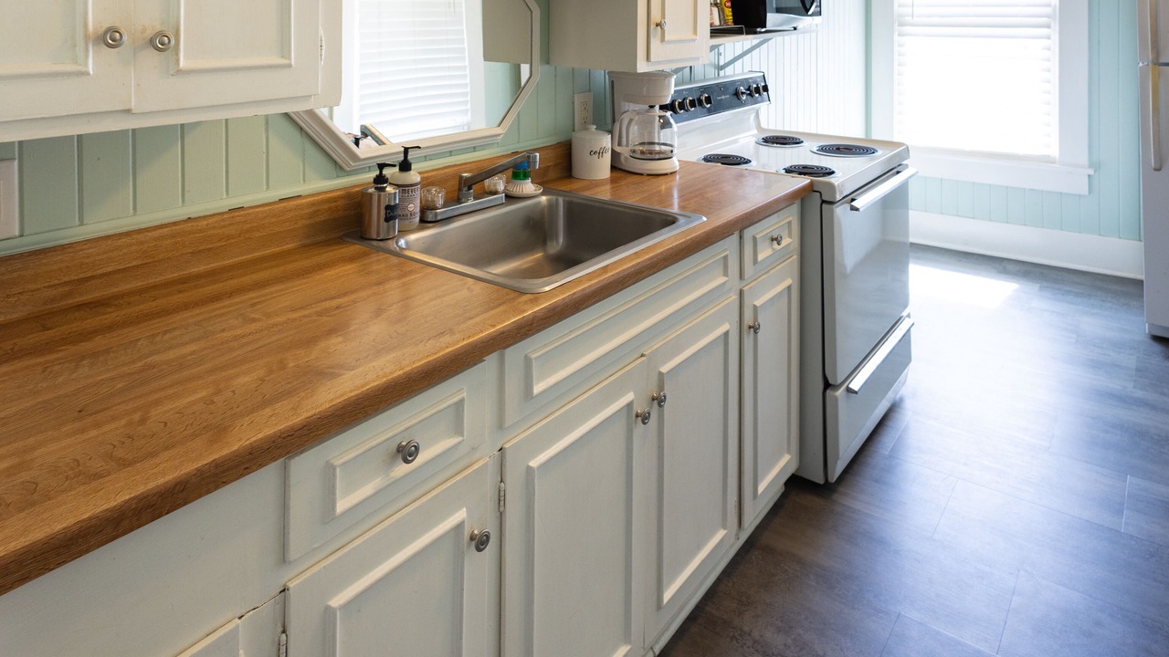 Photo of Kitchen in Oaks Historic District