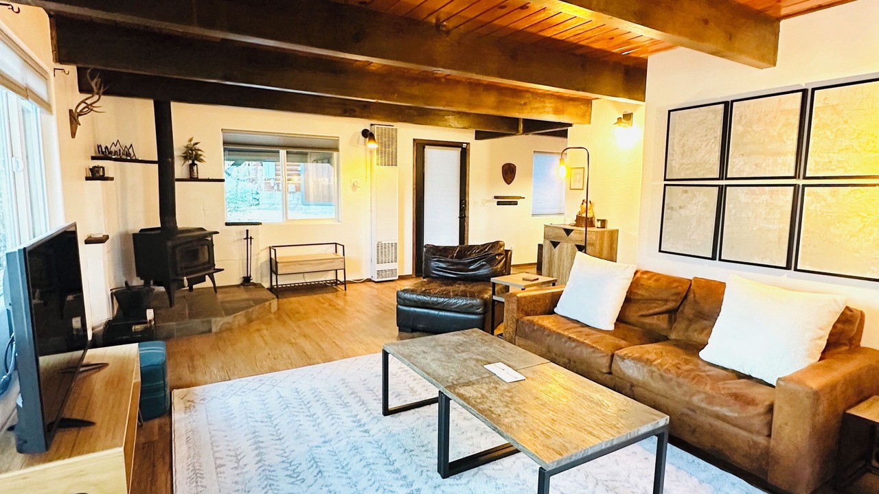 Photo of Livingroom in Whispering Forest