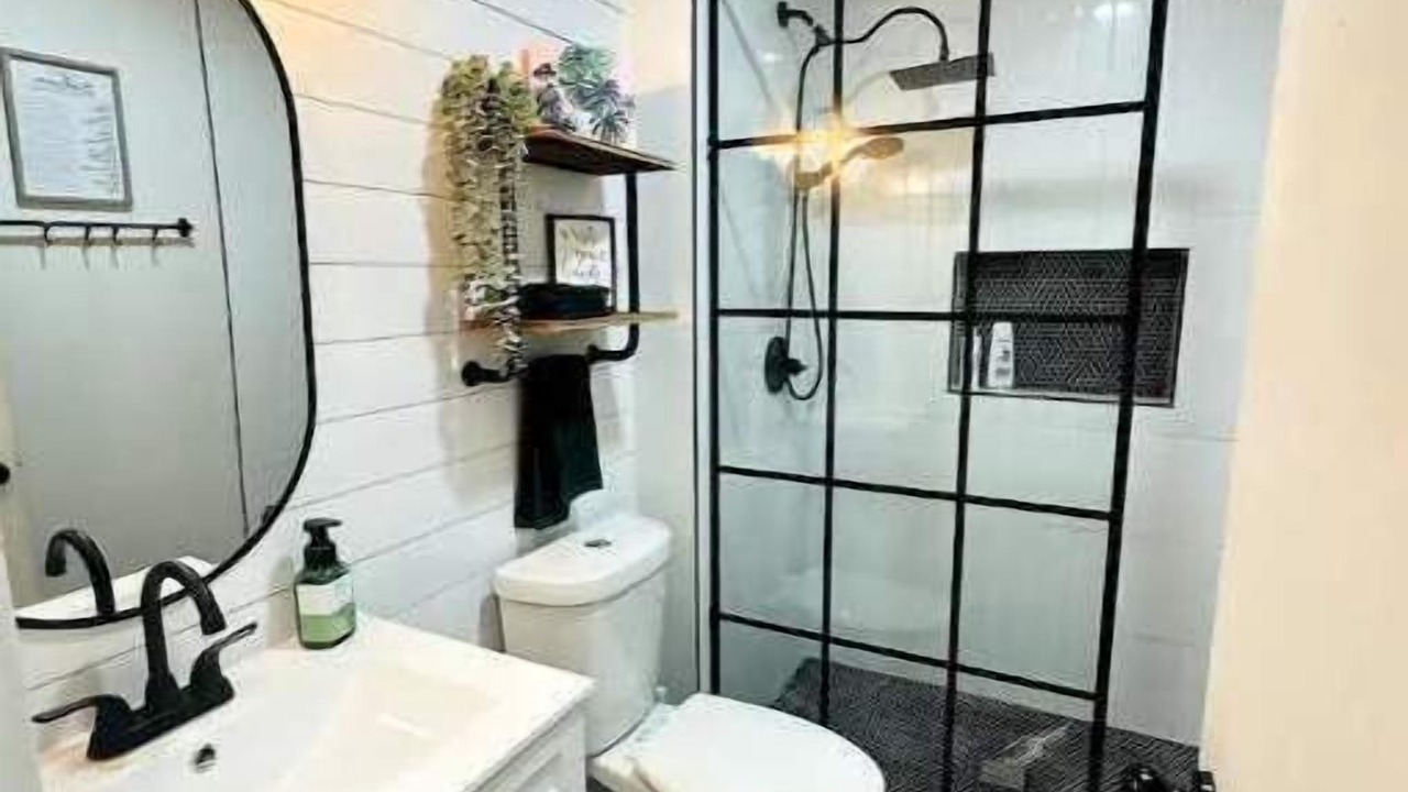 Photo of Bathroom in Cedar Hill