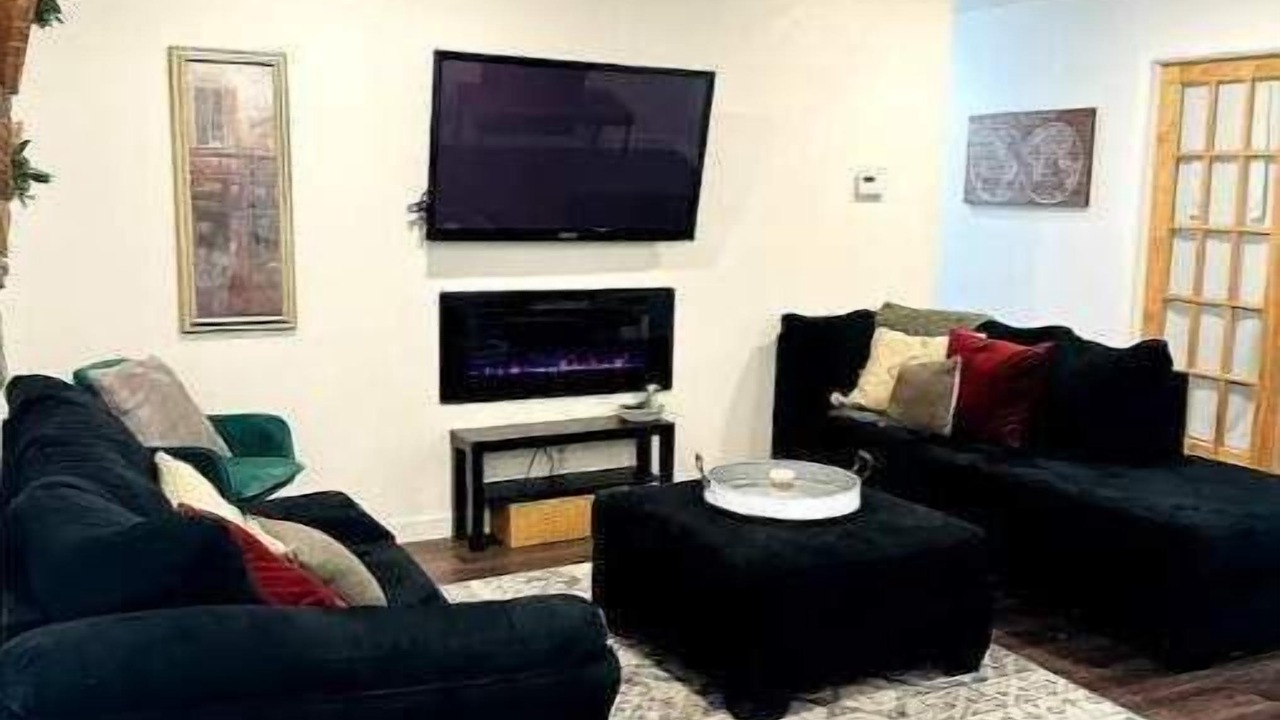 Photo of Livingroom in Cedar Hill