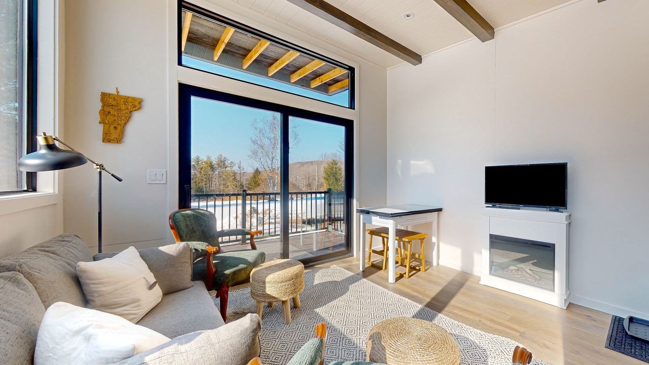 Photo of Livingroom in Weston