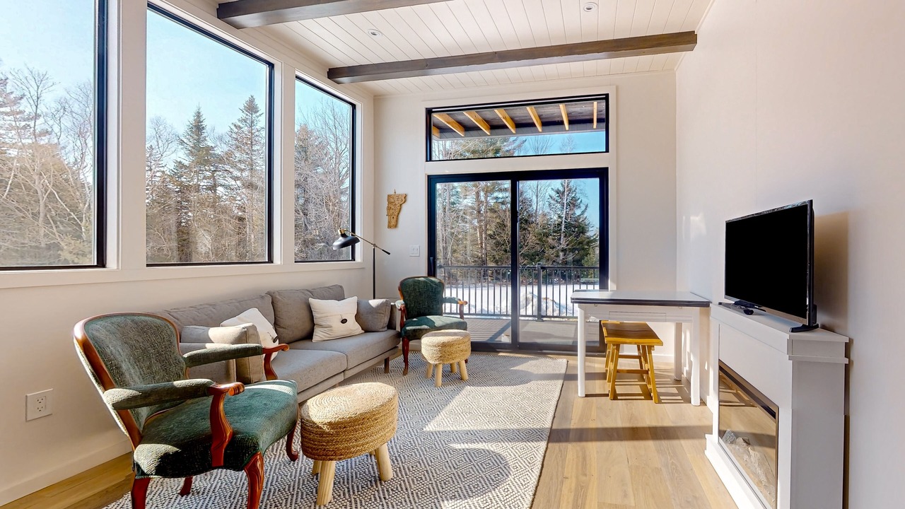 Photo of Livingroom in Weston