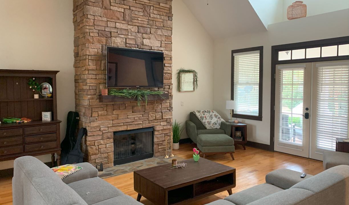 Photo of Livingroom in Edgefield