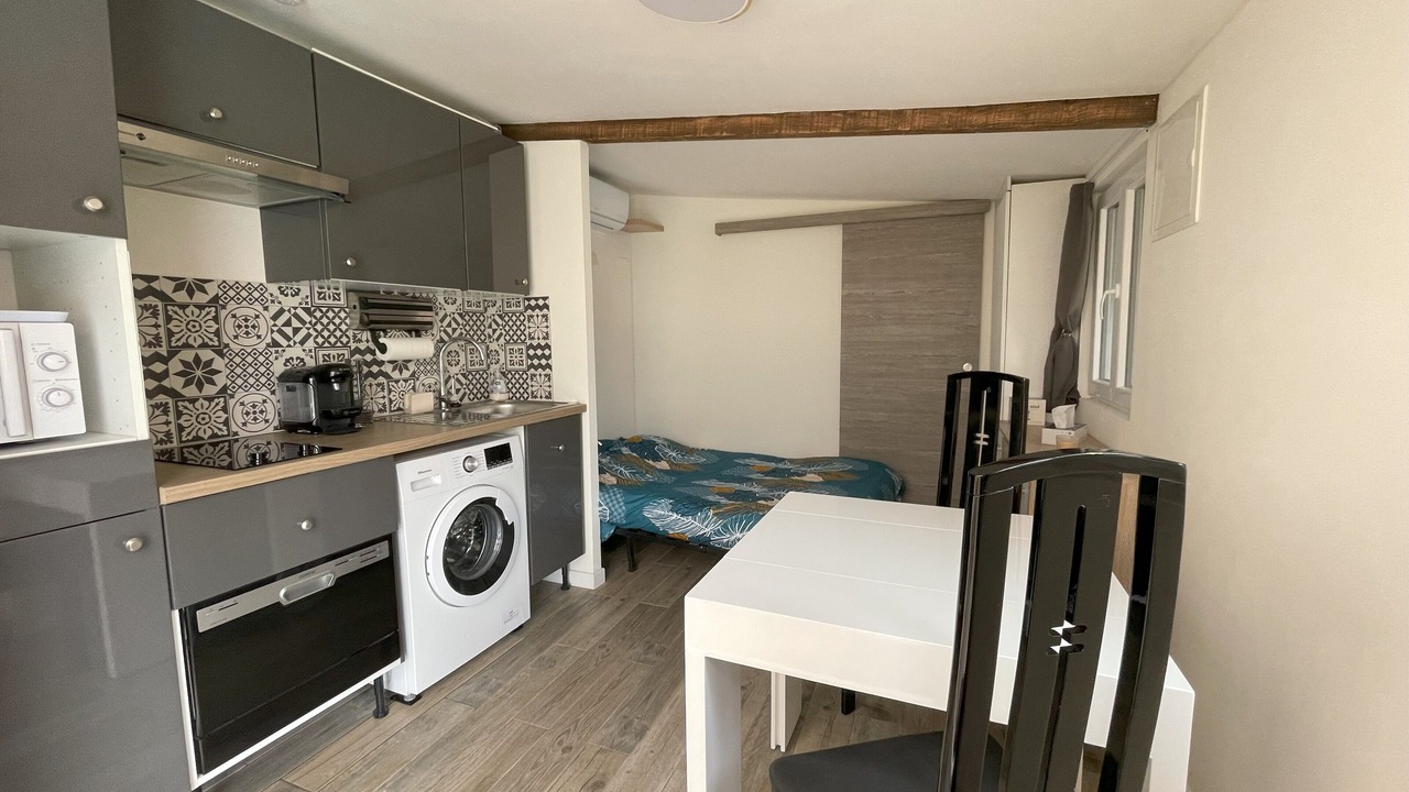 Photo of Others in Paillet