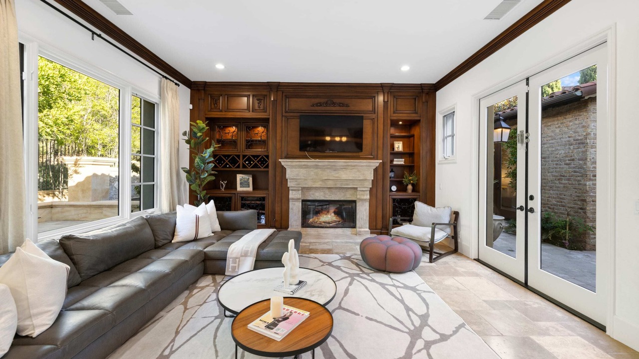 Photo of Livingroom in Newport Coast