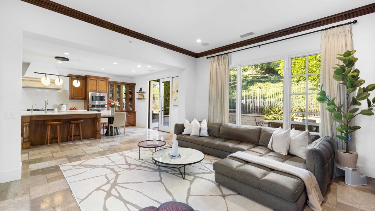Photo of Livingroom in Newport Coast