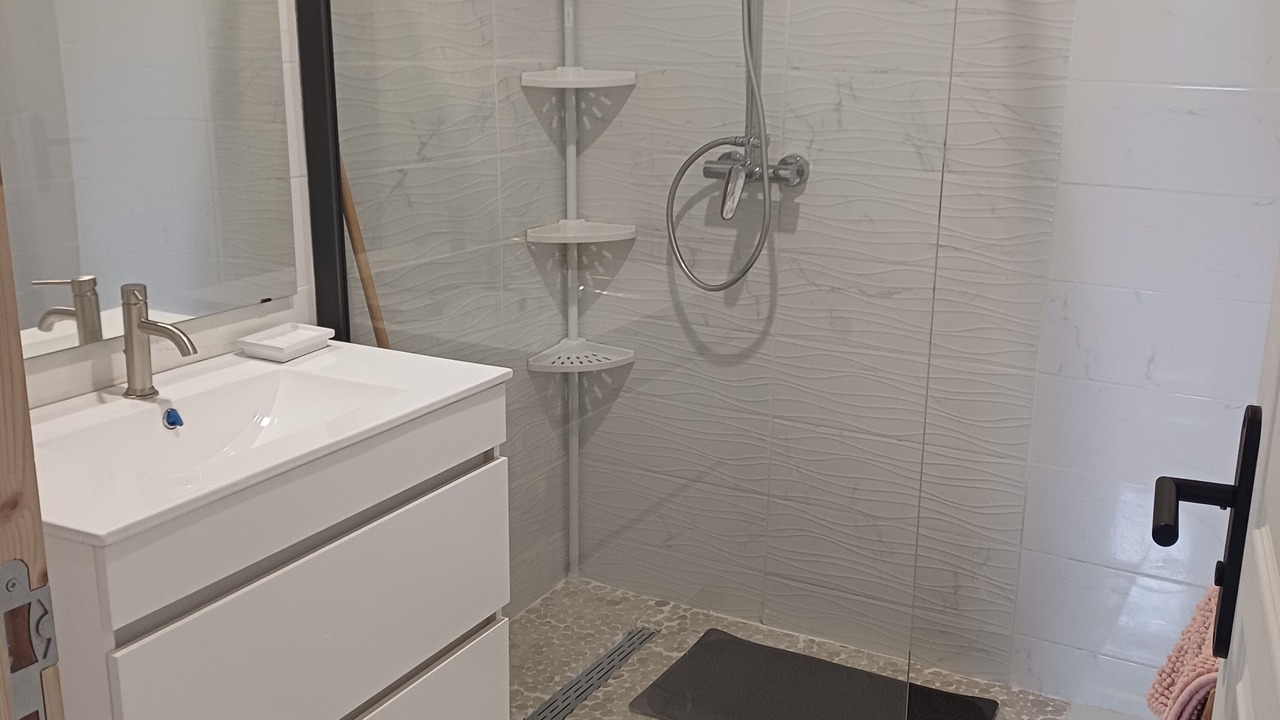 Photo of Bathroom in Saint-Emilion