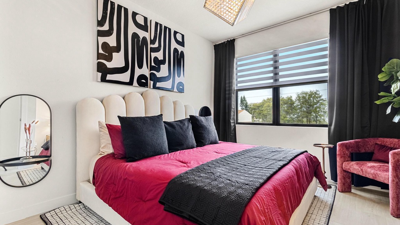 Photo of Bedroom in Pinecrest West Park