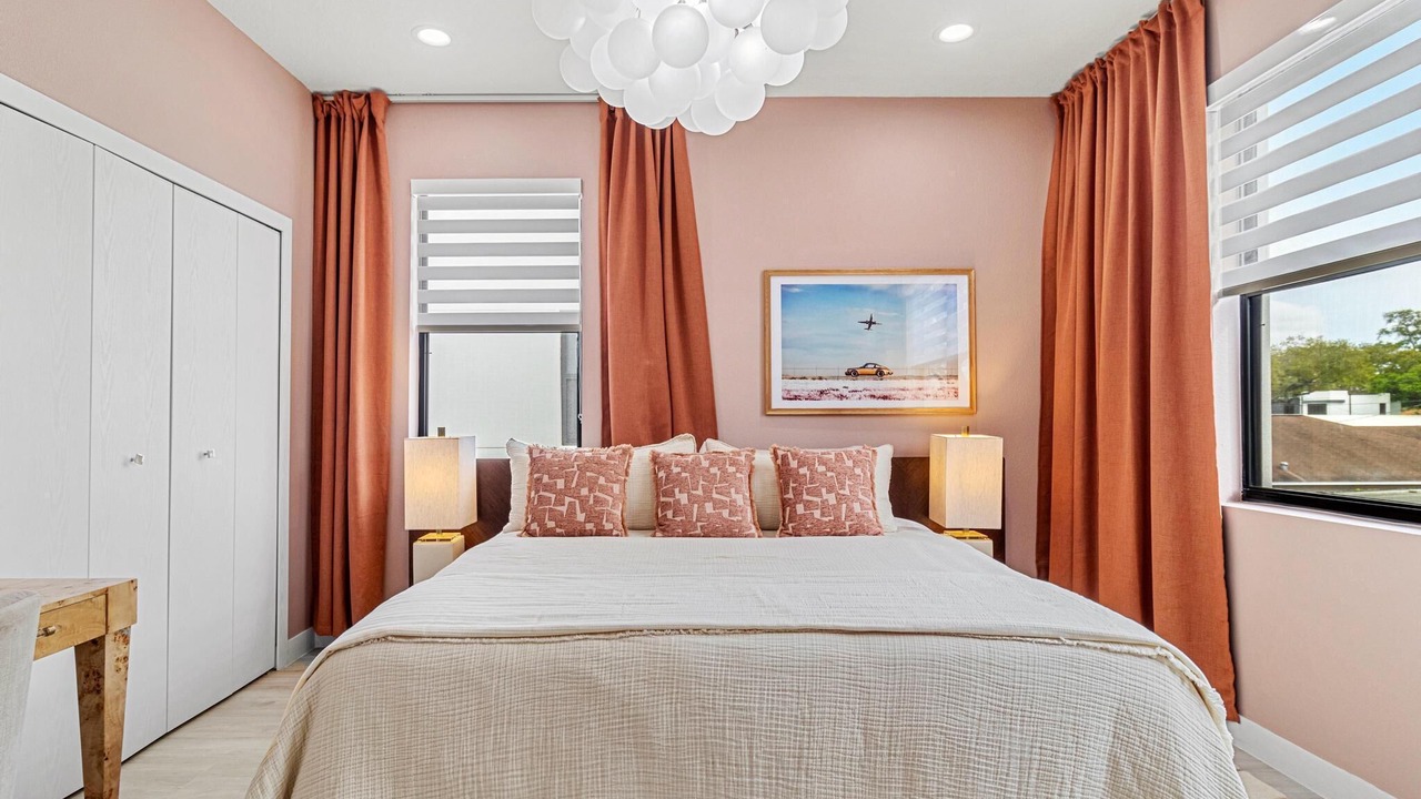 Photo of Bedroom in Pinecrest West Park