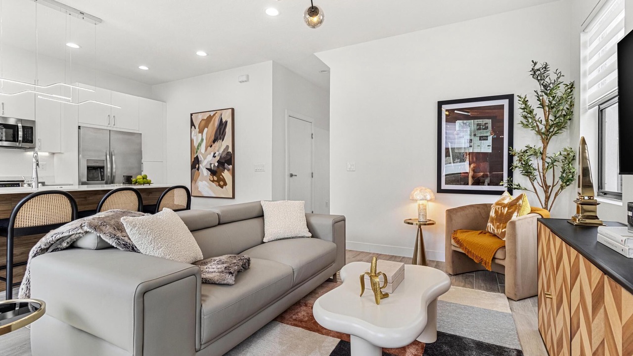 Photo of Livingroom in Pinecrest West Park