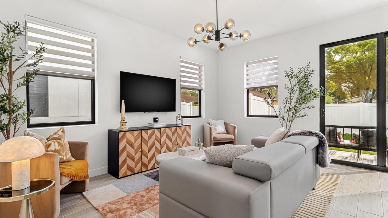 Photo of Livingroom in Pinecrest West Park