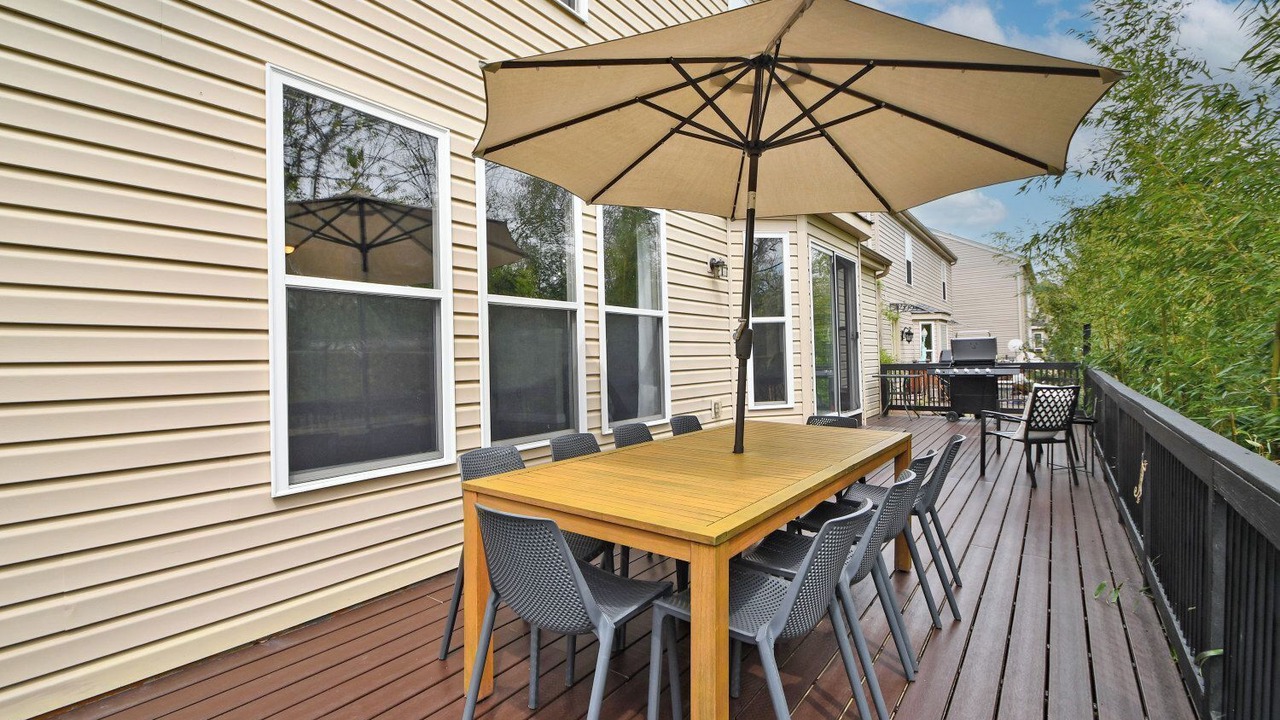 Photo of Outdoor in Roselawn Finance