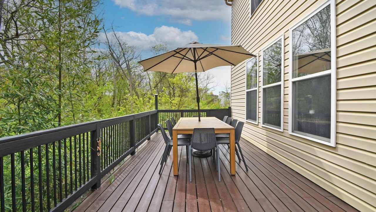 Photo of Outdoor in Roselawn Finance