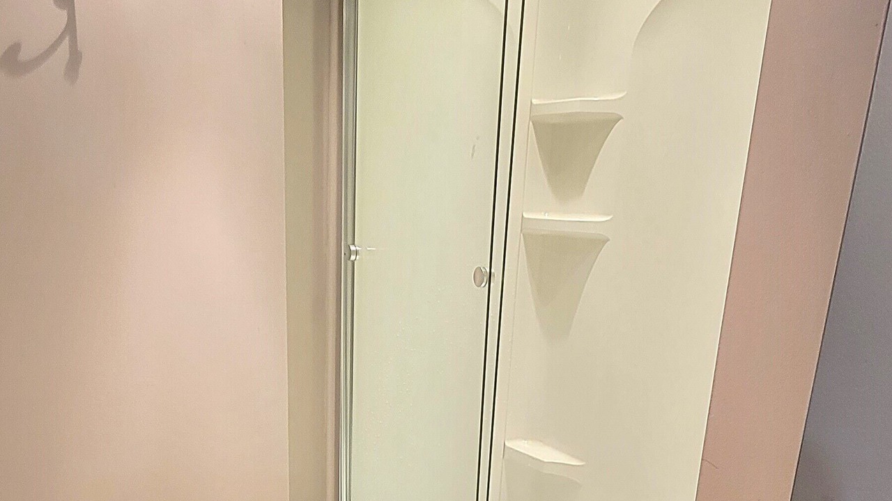 Photo of Bathroom in Roselawn Finance
