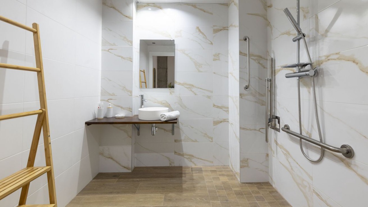 Photo of Bathroom in Aiora