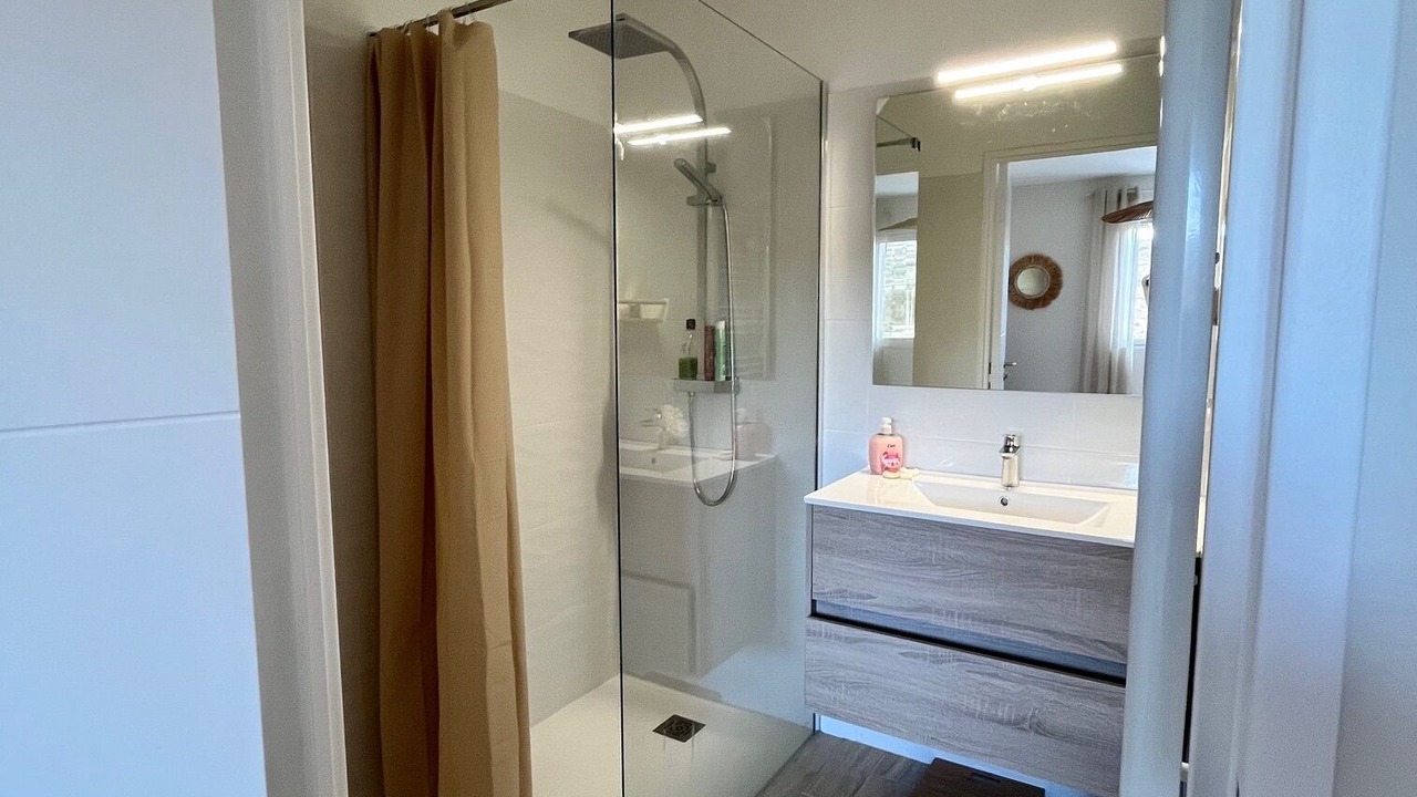 Photo of Bathroom in Fitou